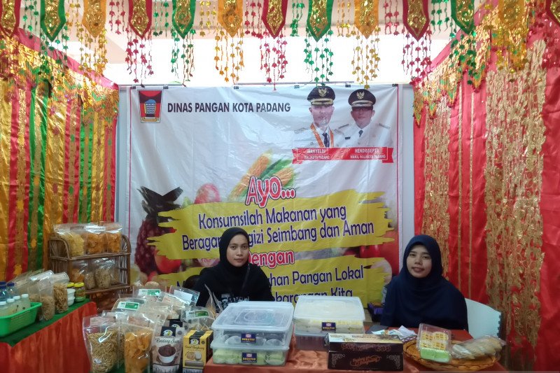 Beragam jenis produk unggulan dipamerkan saat Padang Expo 2019