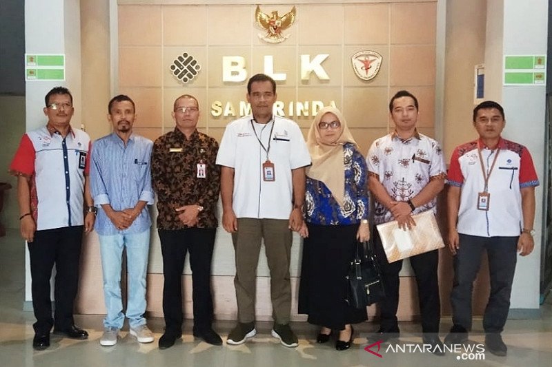 Disnakertrans Barsel gandeng BLK Samarinda latih operator alat berat