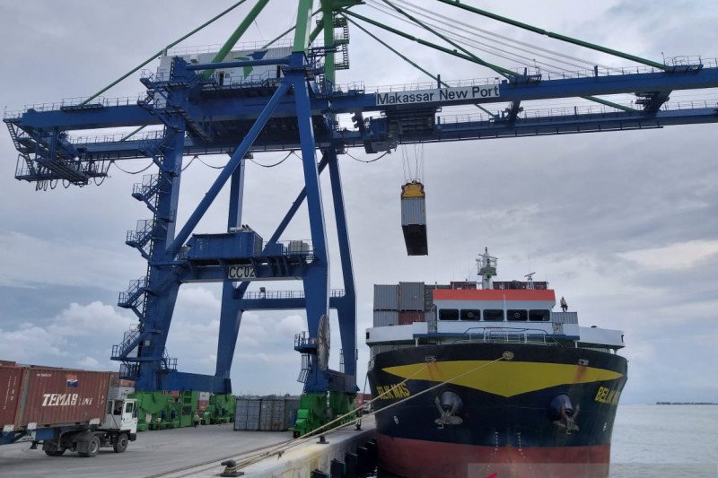 Tiga pelabuhan Pelindo IV raih predikat "Green Port"