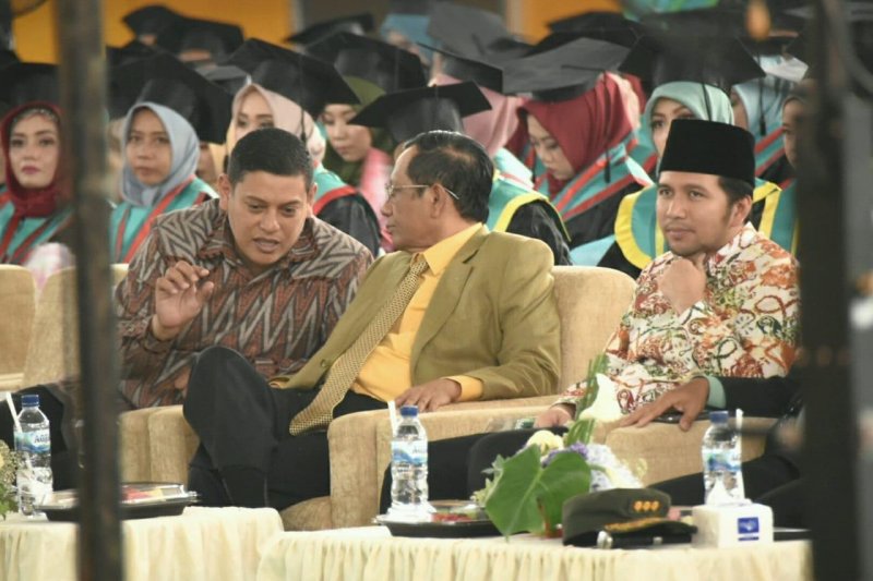 Mahfud MD berharap sarjana juga menjadi intelektual