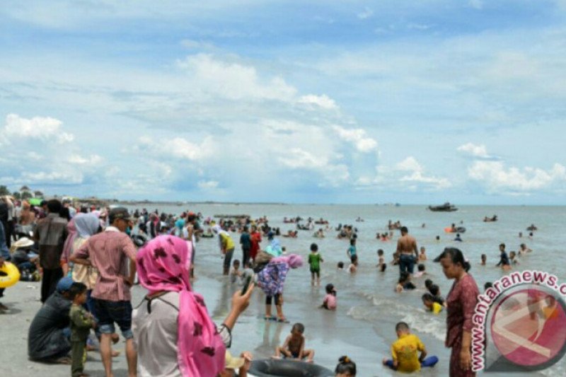 Mau swafoto pakai busana Jepang, datanglah ke Pantai Kerang Mas