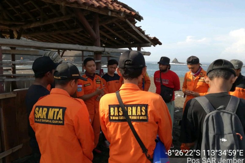 Tim SAR lanjutkan pencarian wisatawan hilang di Pantai Payangan