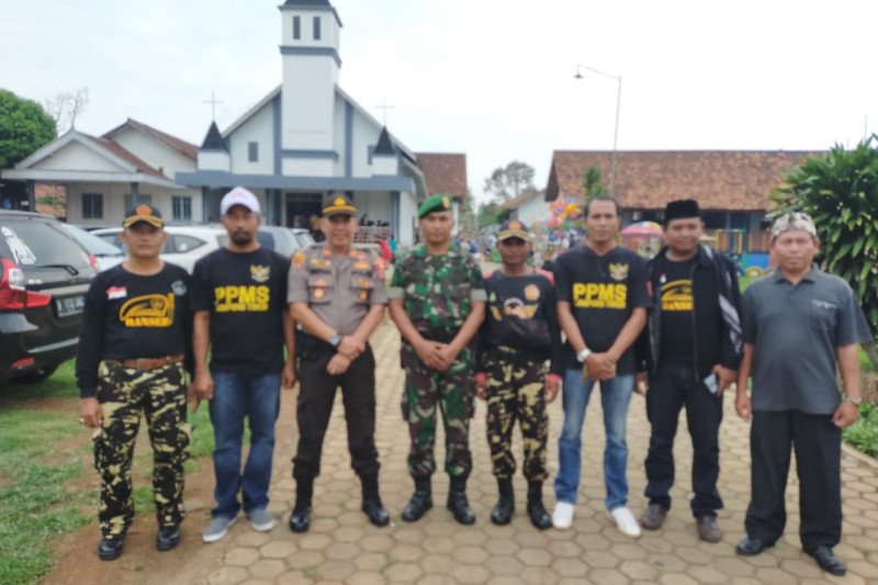 Sopir truk di Lampung Timur ikut amankan gereja saat Natal