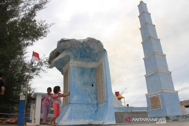 Tugu peringatan Tsunami di Aceh Barat