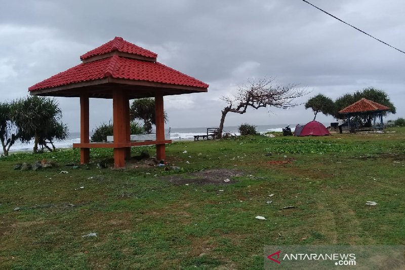 Sambut Tahun Baru, Pemkab Garut percantik kawasan wisata pantai