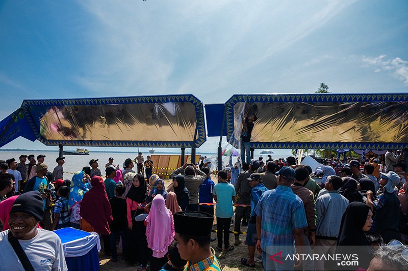 FOTO - Momen Langka Gerhana Matahari Cincin di Siak