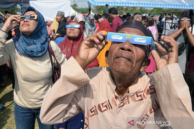 FOTO - Momen Langka Gerhana Matahari Cincin di Siak