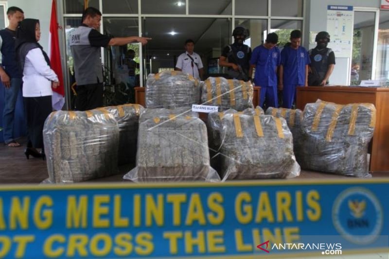 183 KG GANJA KERING DITANGKAP DI SUMBAR