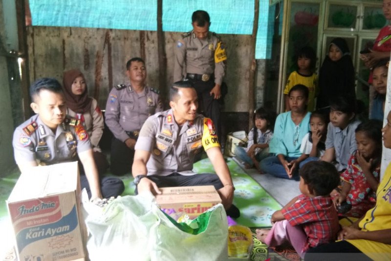 Kapolres Dumai bantu tebus ijazah sekolah warga miskin