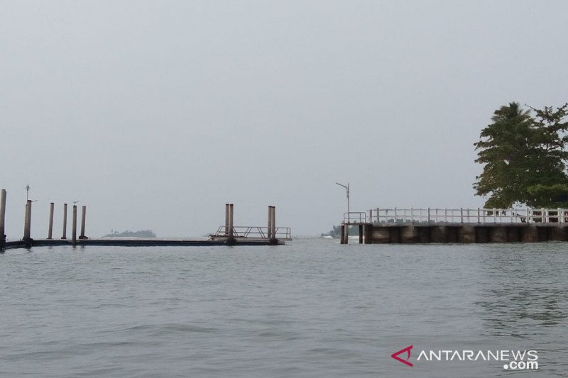 Wisatawan Ke Pulau Angso Duo Tidak Perlu Naik Dari Bibir Pantai Setelah Dermaga Dihantam Ombak Diperbaiki