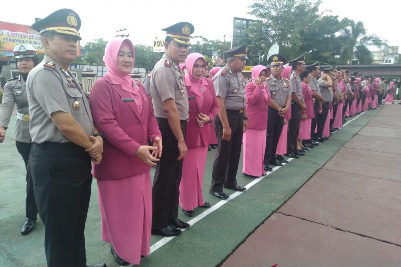 Awal tahun 2020, 99 personil Polres Inhil naik pangkat. Ini pesan Kapolres