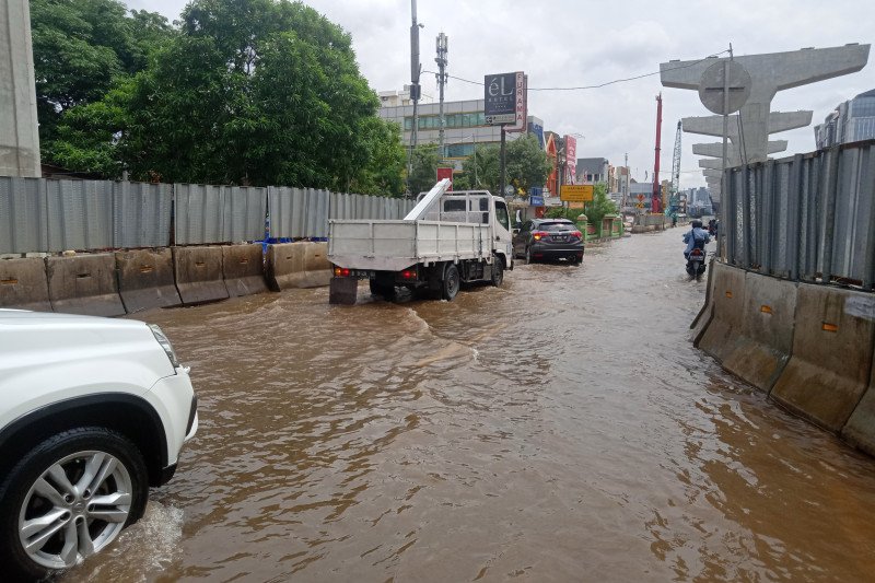 Banjir di kawasan Kelapa Gading berangsur surut
