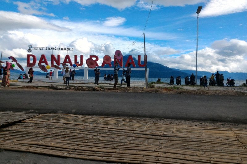 Danau Ranau Sumsel Dipadati Wisatawan Selama Libur Tahun