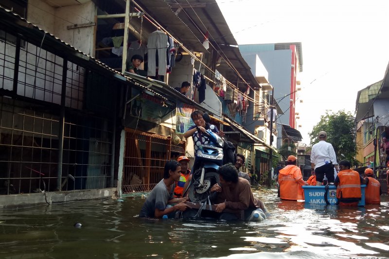 Humaniora sepekan, kisah banjir dan pesawat nirawak 