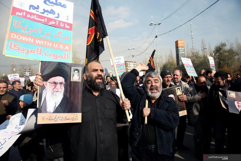 Iran gempur pangkalan udara Irak tak lama usai pemakaman Soleimani