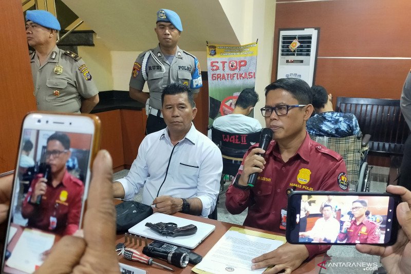 Polisi tembak maling spesialis pembobol kaca mobil di Palu