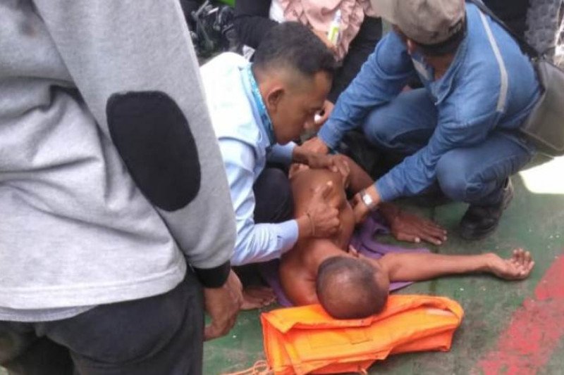 Aksi ASN Bengkalis terjun ke laut viral di medsos, begini penjelasannya