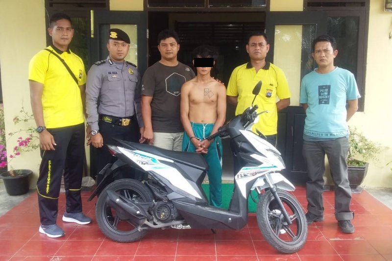 Polisi tangkap buronan kasus pencurian kendaraan bermotor di Pasaman Barat