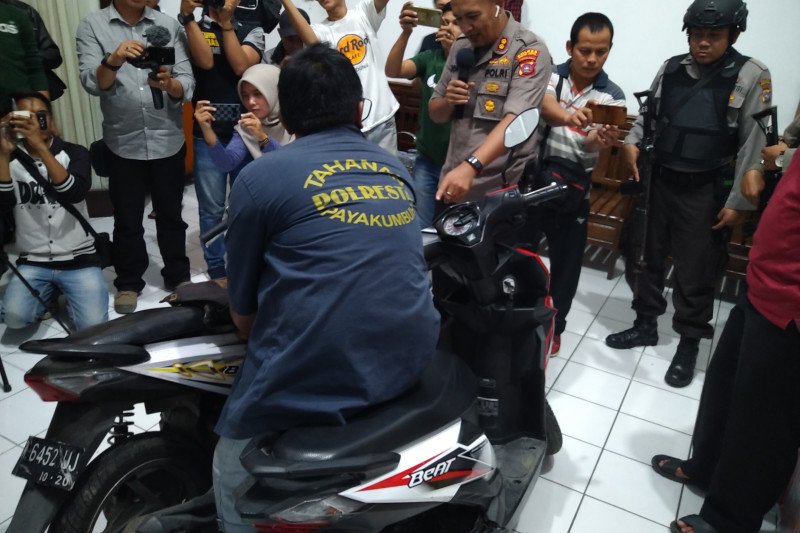 Waspada! spesialis pencuri barang dalam jok motor, dalam hitungan menit bisa raup Rp23 juta