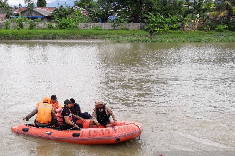 Tiga remaja terseret dan tenggelam di Sungai Palu