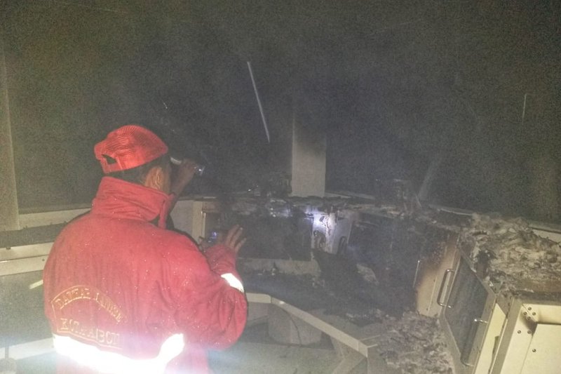 Polisi benarkan ruang Kantor Bakamla Ambon terbakar