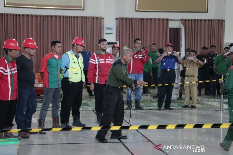 PT Semen Baturaja gelar pelatihan penanggulangan bahaya ular