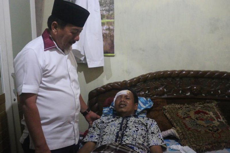 Wali Kota Bandarlampung beri bantuan kepada korban longsor