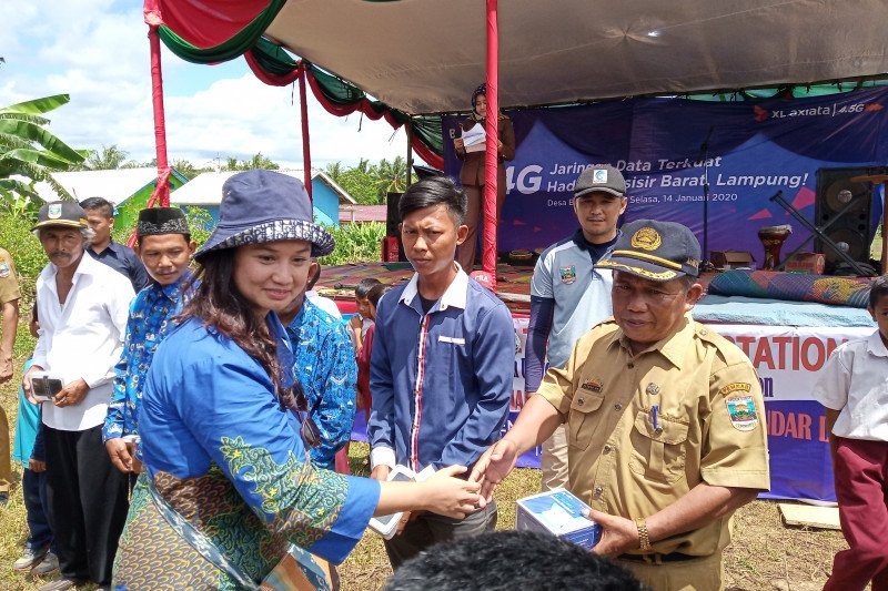 XL Axiata sosialisasi layanan data ke masyarakat Pesisir Barat Lampung