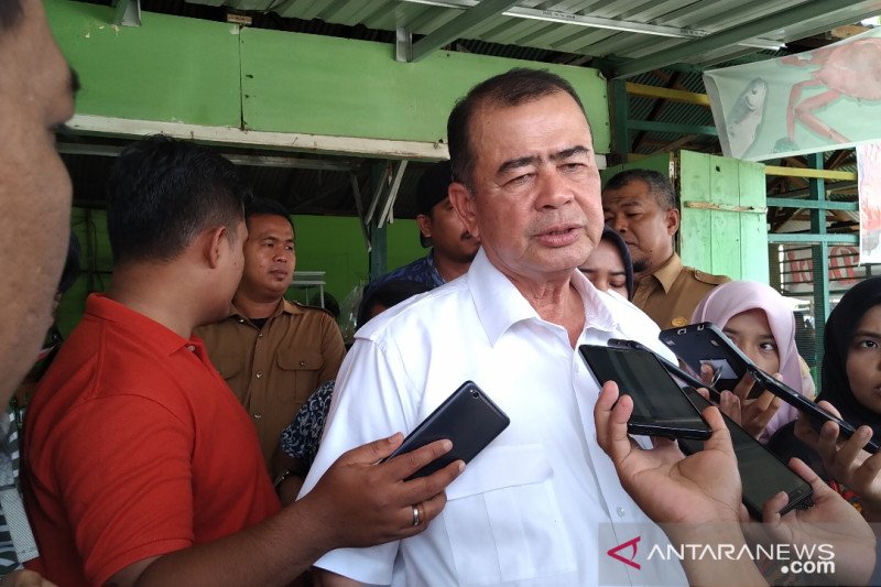 Bakal calon gubernur petahana ajak pesaing kedepankan adu program