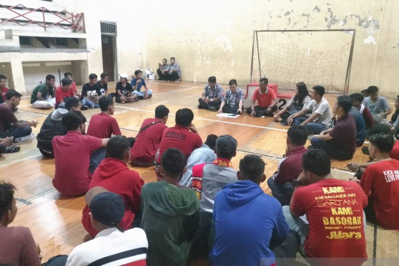 Suporter tuntut kejelasan nasib Semen Padang FC jelang liga dua