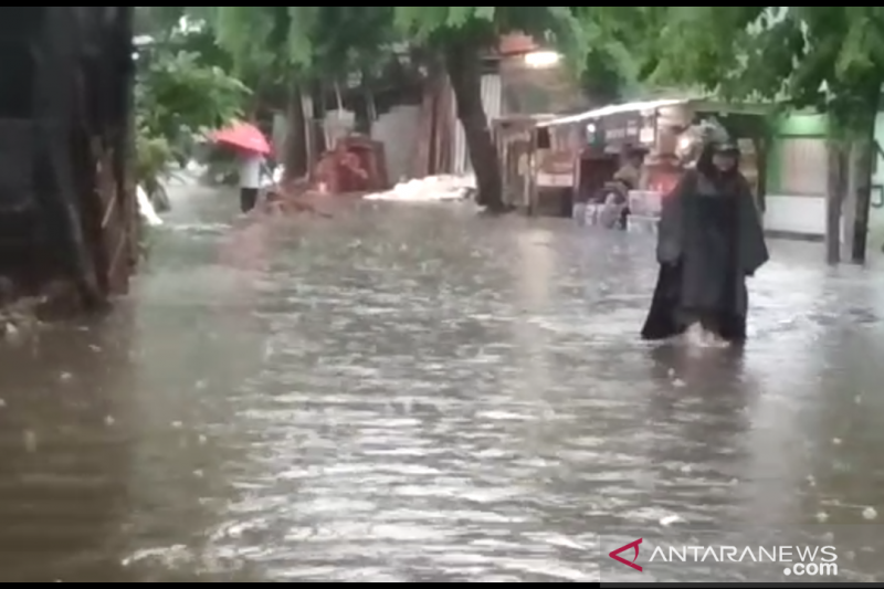 Puluhan Rumah Di Kebon Jeruk Jakarta Kembali Terendam Banjir