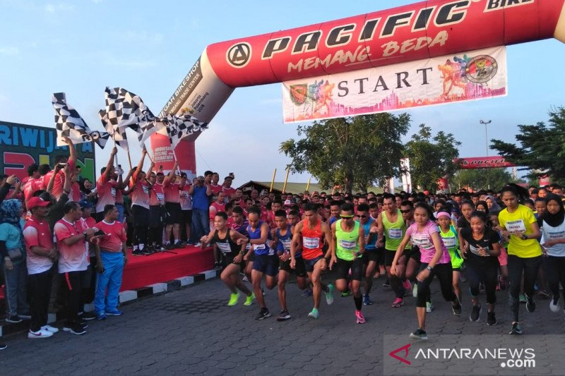 Ribuan peserta ikut lari 10 K Kodam Sriwijaya