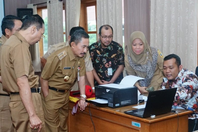 Bupati Pati: Aplikasi SIPAPAT untuk memudahkan pelayanan di tingkat desa