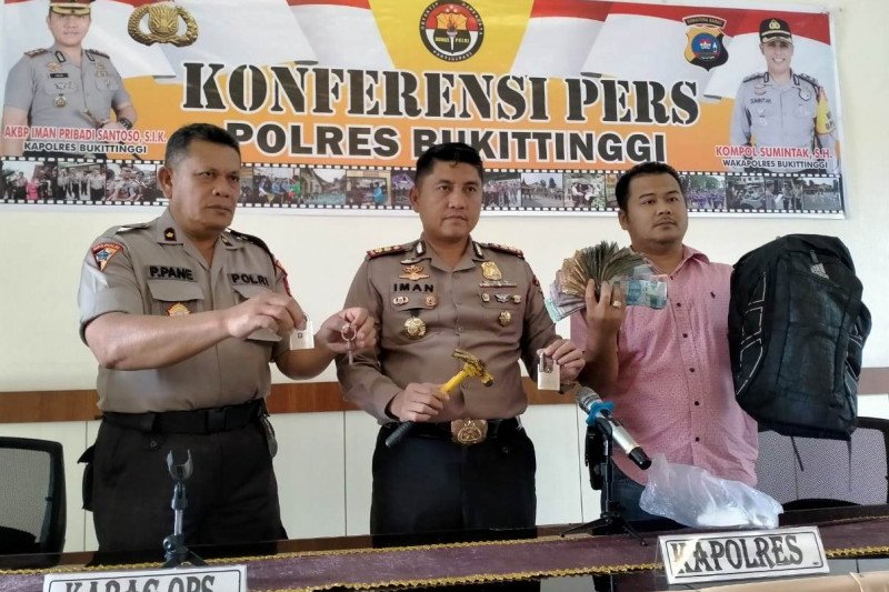 Terpangaruh ajakan kawan, alasan remaja asal Bukittinggi yang mencuri uang sedekah masjid