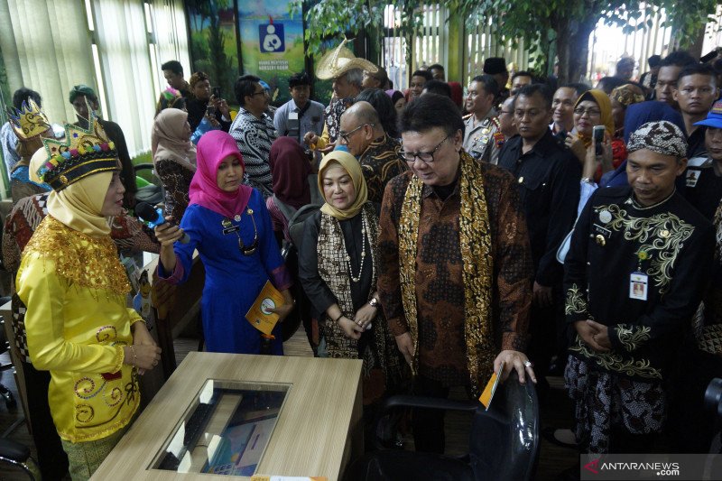 Menpan RB sebut penghapusan tenaga honorer dilakukan bertahap