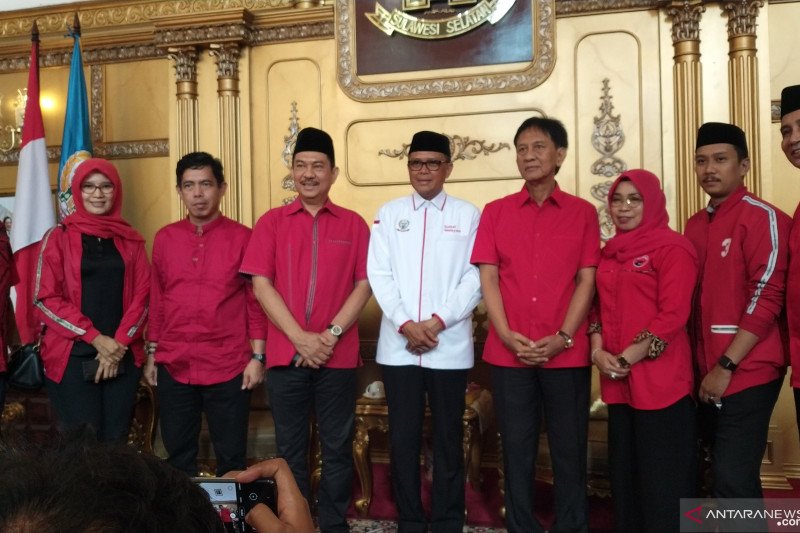 Pemprov Sulsel serahkan kantor sekretariat untuk DPD PDIP