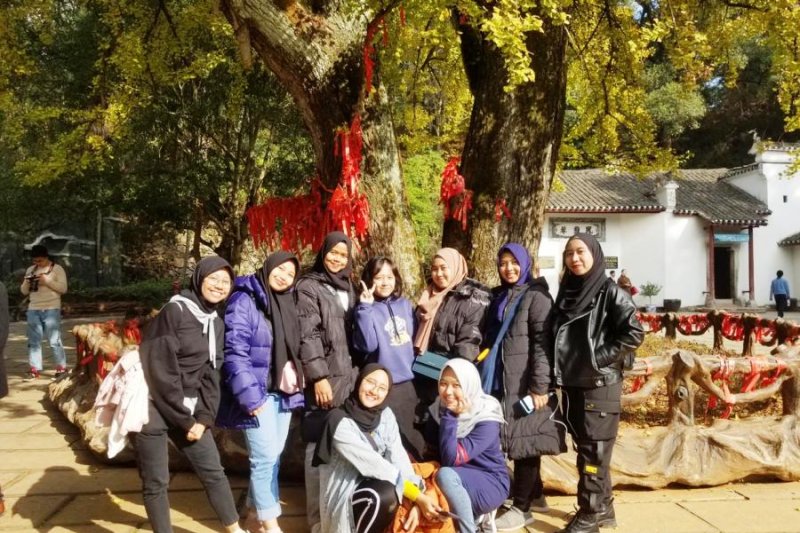 Universitas Negeri Surabaya pastikan sembilan mahasiswa di Wuhan sehat