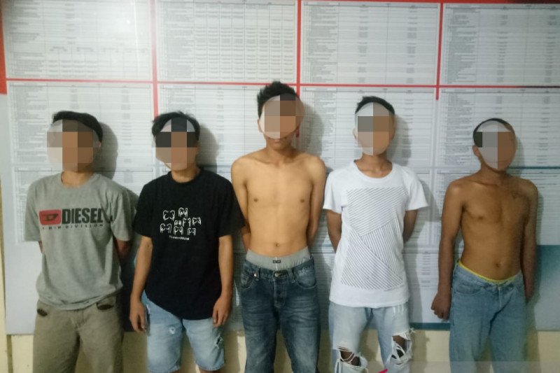 Kerap konsumsi ganja di belakang sekolah, lima remaja ditangkap polisi
