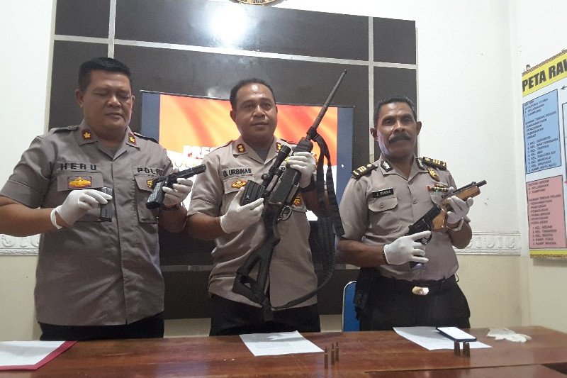 Polres Jayapura Kota amankan empat pucuk senjata api
