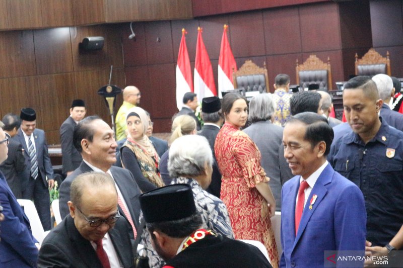Presiden Jokowi minta dukungan MK terkait "omnibus law"
