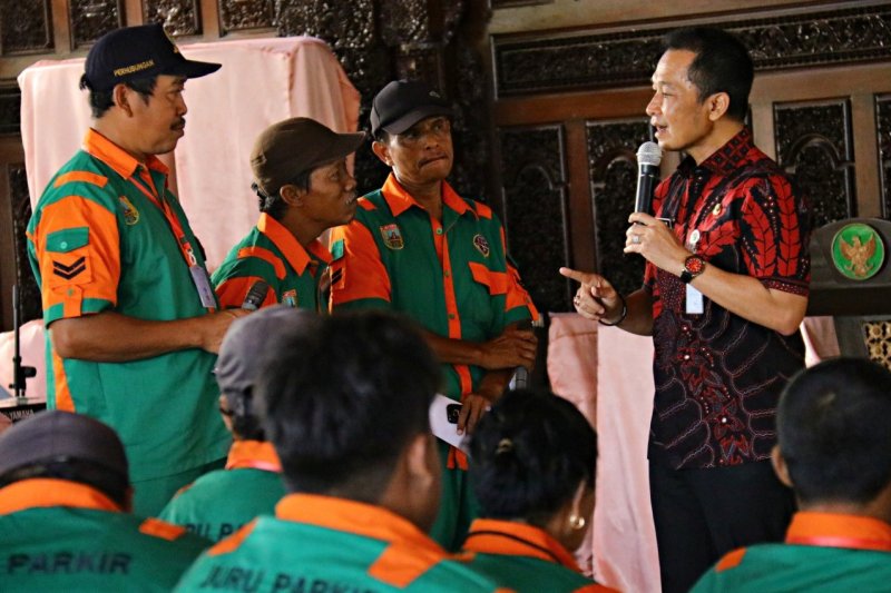 Juru parkir diminta hanya setor ke Pemkab Kudus