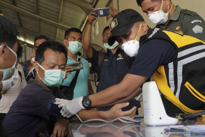 WN China terdampar jalani pemeriksaan suhu tubuh