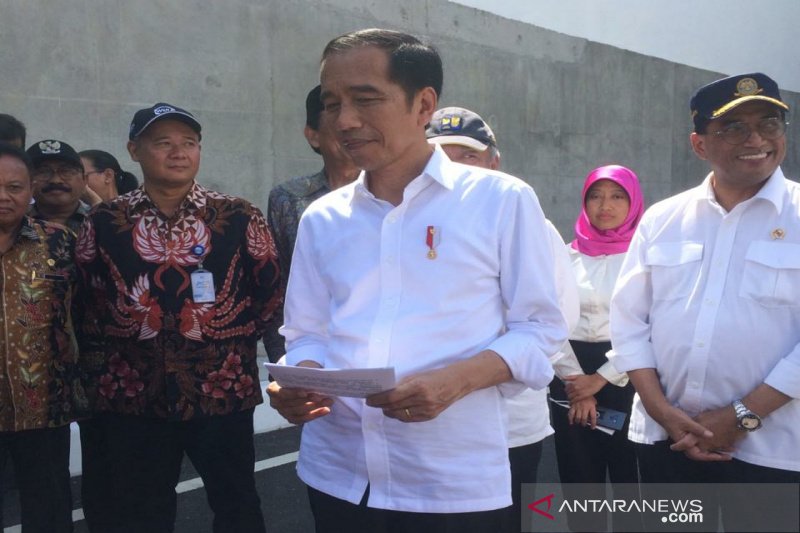 Presiden Jokowi resmikan jalan bawah tanah Bandara YIA