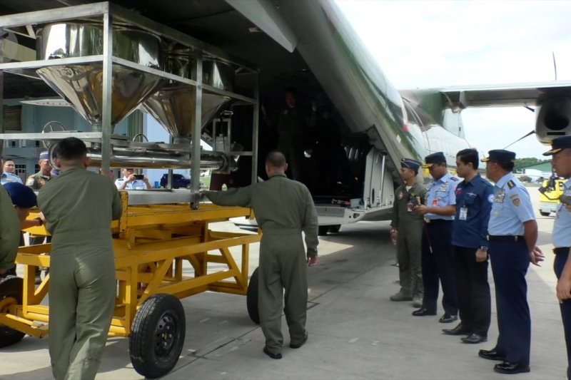TNI AU kerahkan dua pesawat untuk operasi teknologi modifikasi cuaca