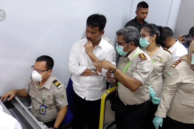 Penerbangan Batam-China dihentikan antisipasi virus corona