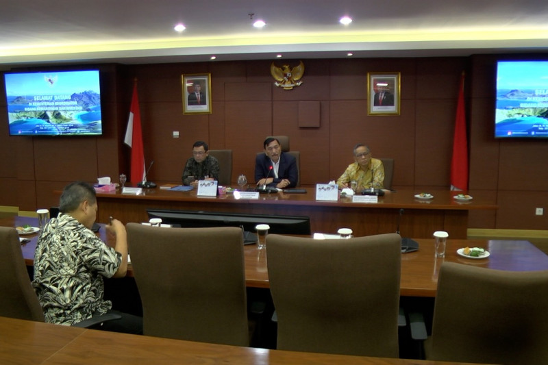 Luhut B Panjaitan: Perkuat perairan Indonesia dengan kapal perang