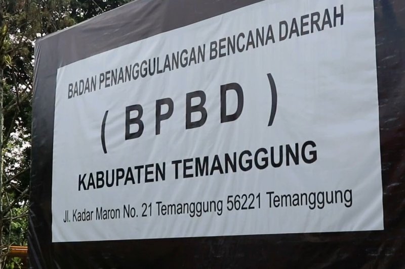 Temanggung waspada banjir dan longsor