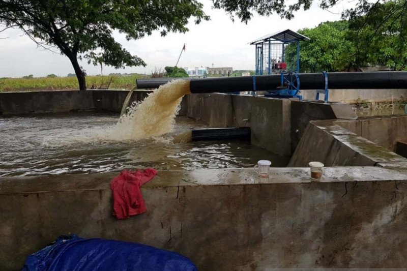 PUPR kerahkan pompa penyedot kapasitas 700 liter/detik atasi banjir