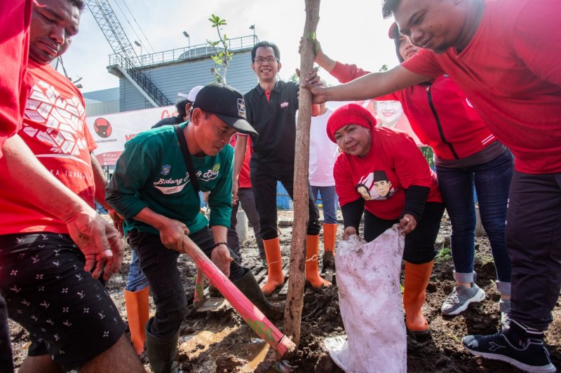 PDIP Surabaya pelopori penghijauan di kawasan TPA Benowo