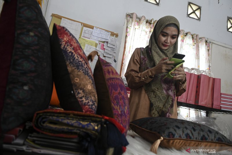 Penjualan Bantal Songket Hingga ke Mancanegara